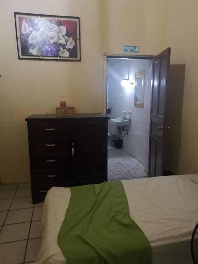 Hostal 과달라하라 외부 사진