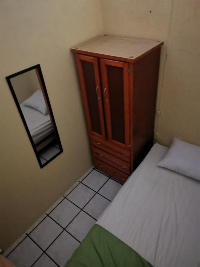 Hostal 과달라하라 외부 사진