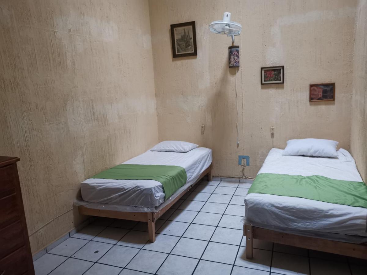 Hostal 과달라하라 외부 사진