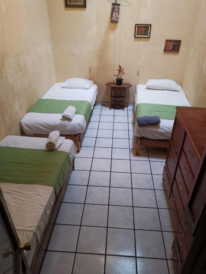 Hostal 과달라하라 외부 사진